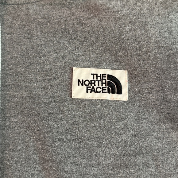 ((2 PIECE)) MENS SIZE MEDIUM SWEATSHIRT BUNDLE SIZE MED NORTH FACE AND CHAMPION - Picture 3 of 7